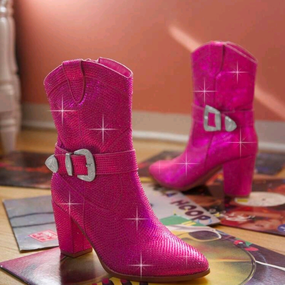 🚨 Sale 🚨 Women's pink rhinestone boots